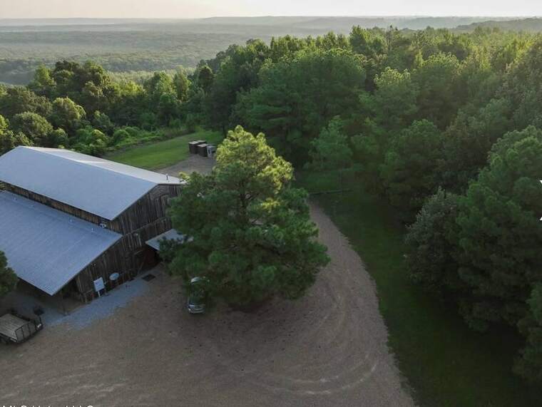 Kudzu Bluff lodge and property