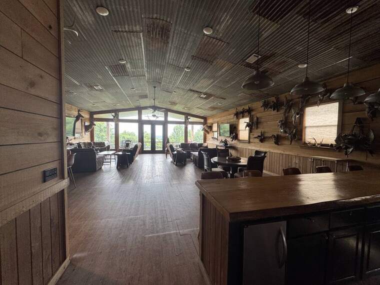 Kudzu Bluff lodge and property