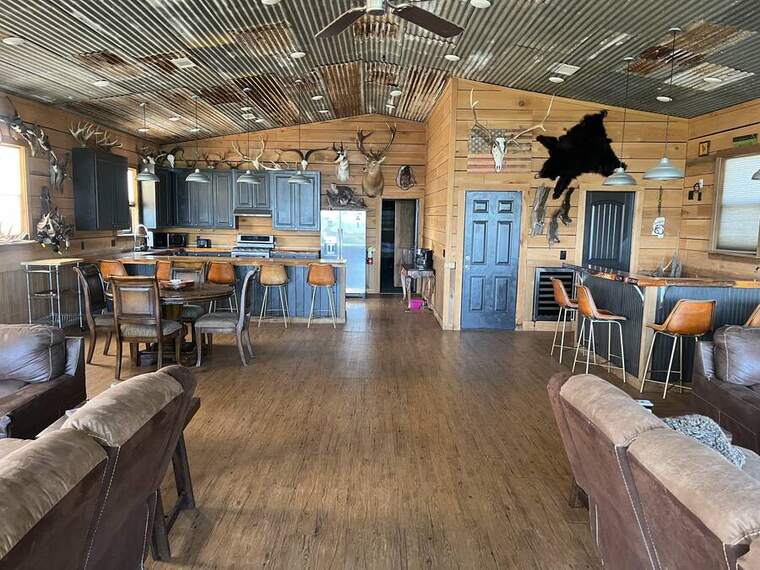 Kudzu Bluff lodge and property