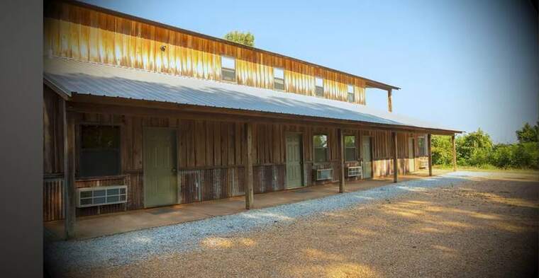 Kudzu Bluff lodge and property